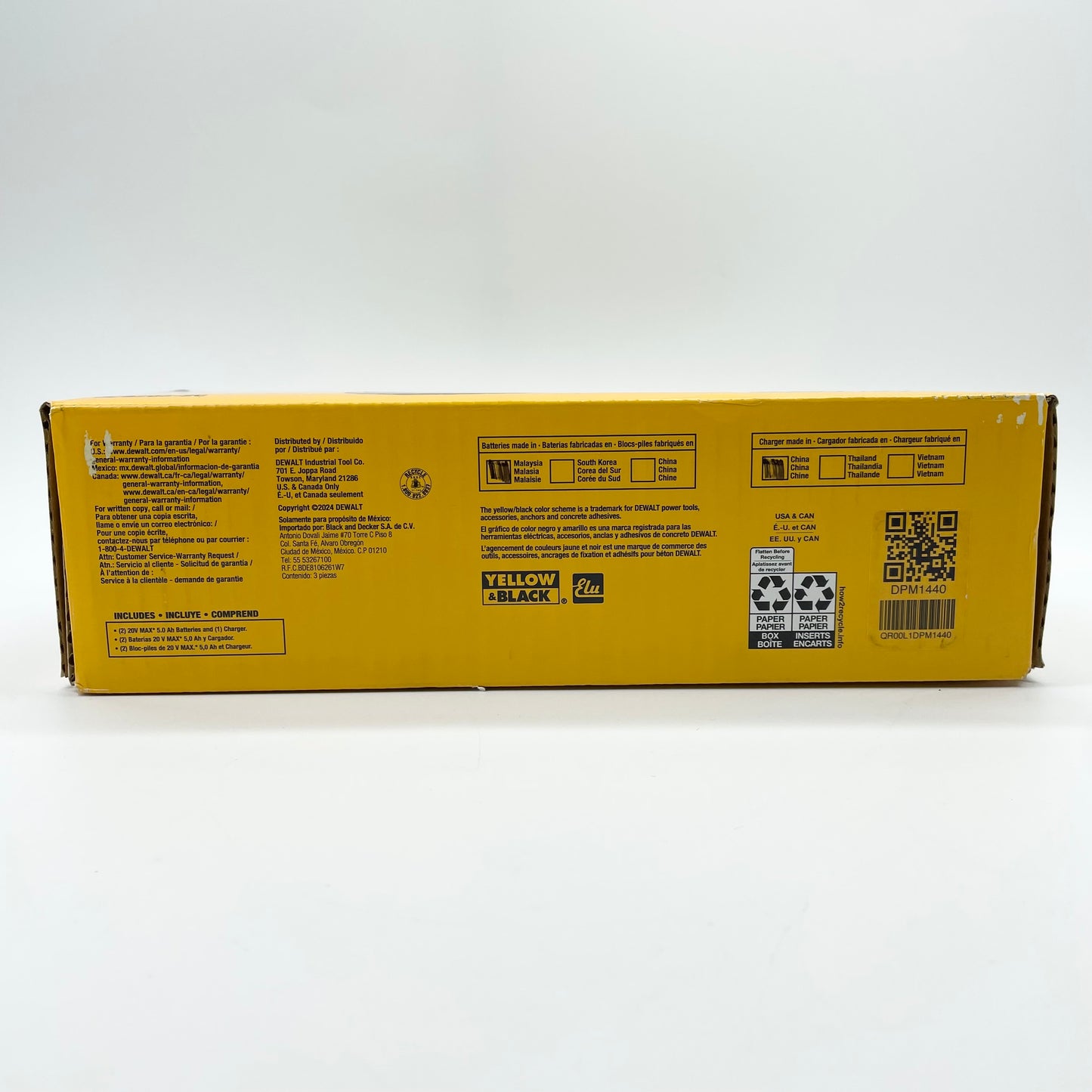 New DeWalt DCB205-2C 20V Battery and Charger Kit