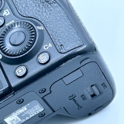 Sony Alpha A7R III 42.4MP Mirrorless Digital Camera 8044 Shutter Count