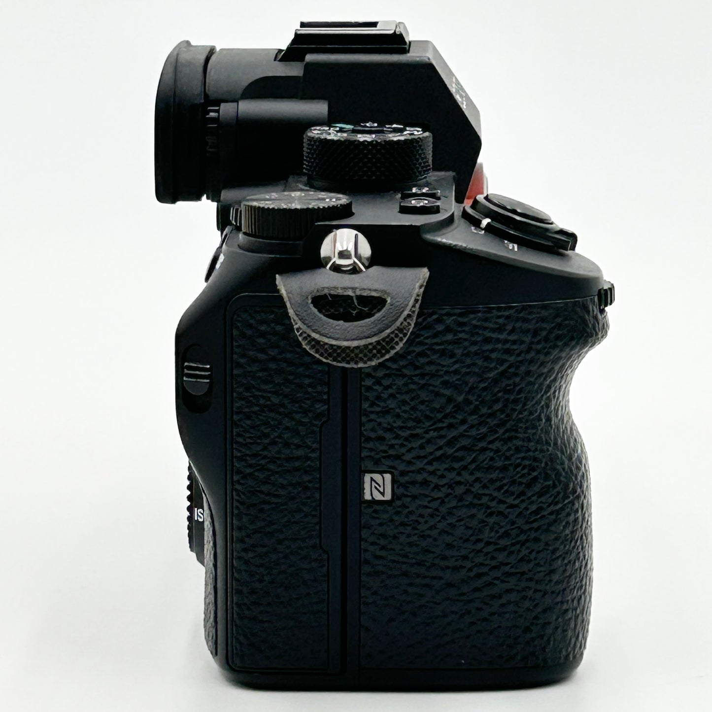 Sony Alpha A7R III 42.4MP Mirrorless Digital Camera 8044 Shutter Count