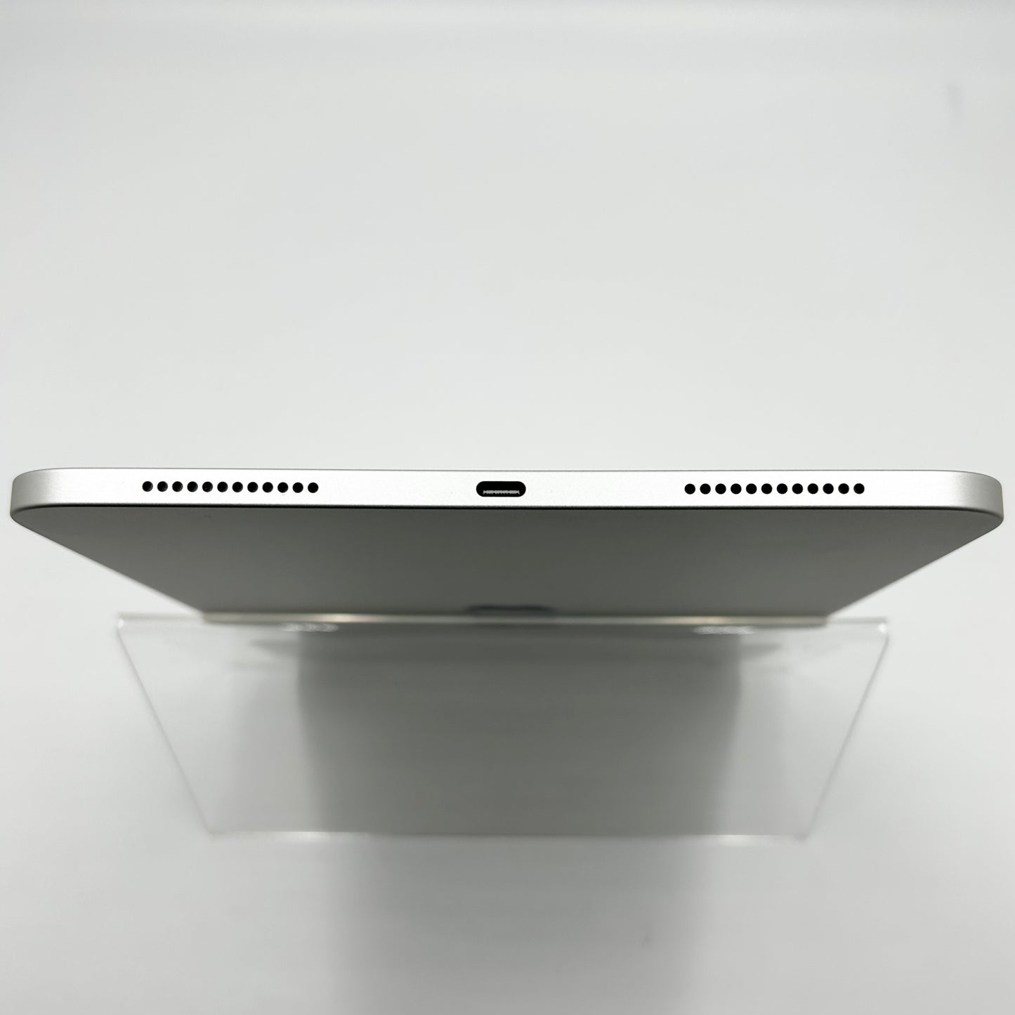 WiFi Only Apple iPad 11" (A16) 128GB 18.6.2 Silverr MD3Y4LL/A